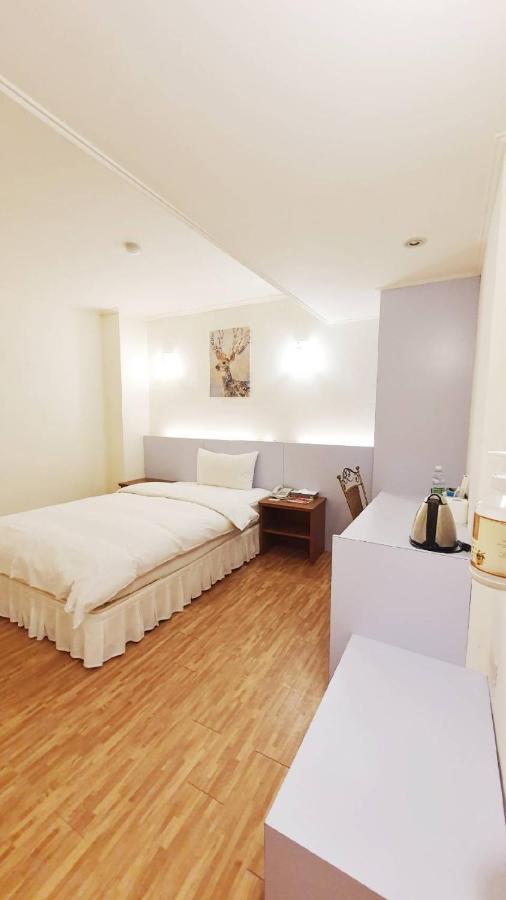 Taitung Apple Hotel מראה חיצוני תמונה